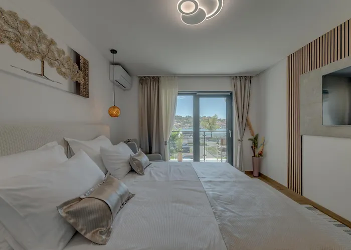 Casa Vecchia Τρογκίρ