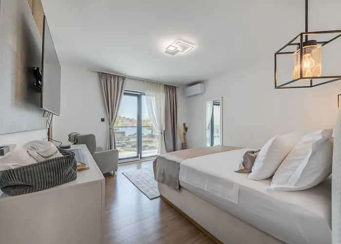 Casa Vecchia * Τρογκίρ